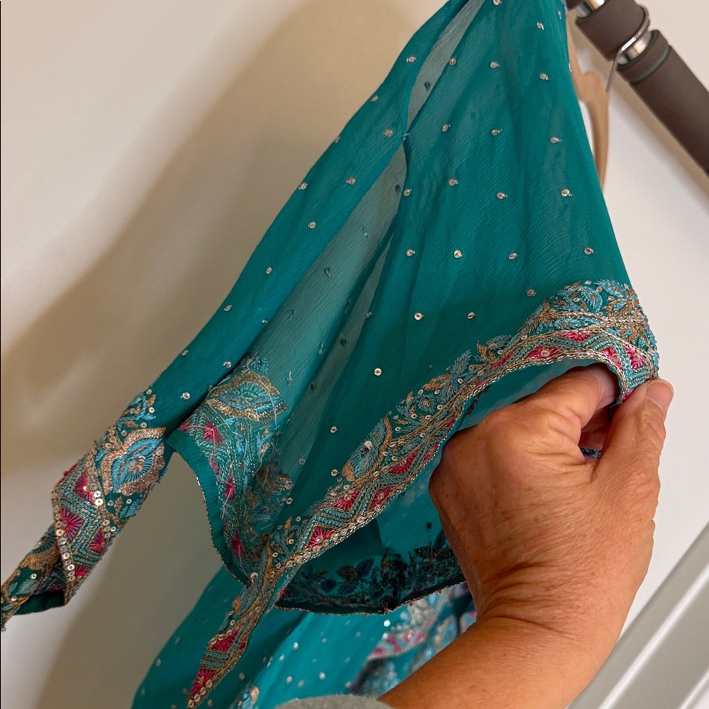 Chic Teal V-Neck Women's Blouse with Silver and Pink Accents - Picture 7 of 7